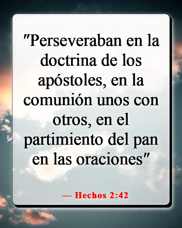 Versículo de la Biblia sobre orar juntos (Hechos 2:42)